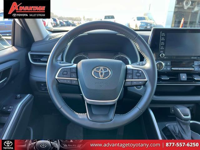 used 2022 Toyota Highlander car, priced at $34,799