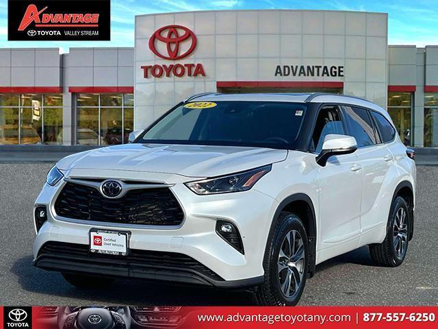 used 2022 Toyota Highlander car, priced at $34,799