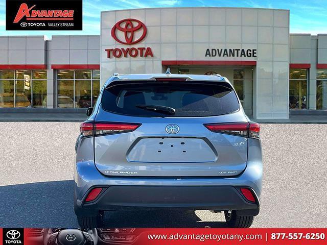 used 2022 Toyota Highlander car, priced at $34,499