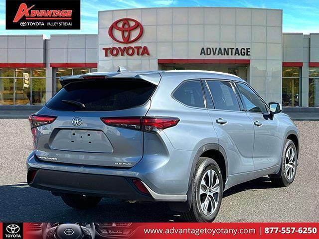 used 2022 Toyota Highlander car, priced at $34,499
