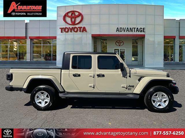 used 2022 Jeep Gladiator car, priced at $30,706