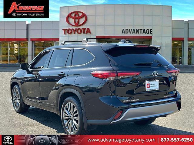 used 2021 Toyota Highlander car, priced at $39,999