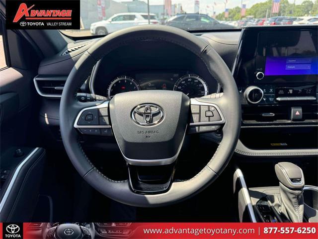 used 2023 Toyota Highlander car, priced at $40,667