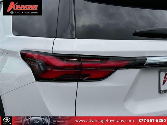 used 2022 Chevrolet Traverse car, priced at $26,504