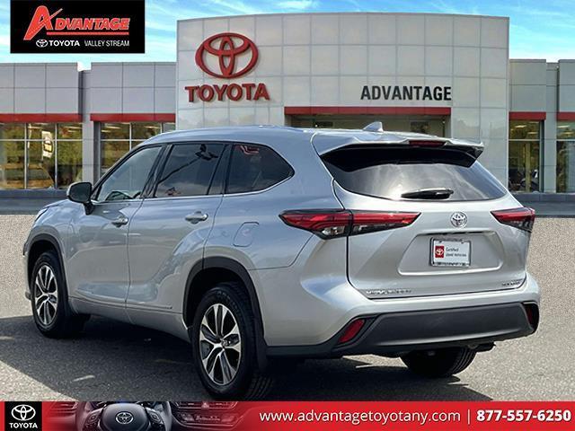 used 2021 Toyota Highlander car, priced at $33,299