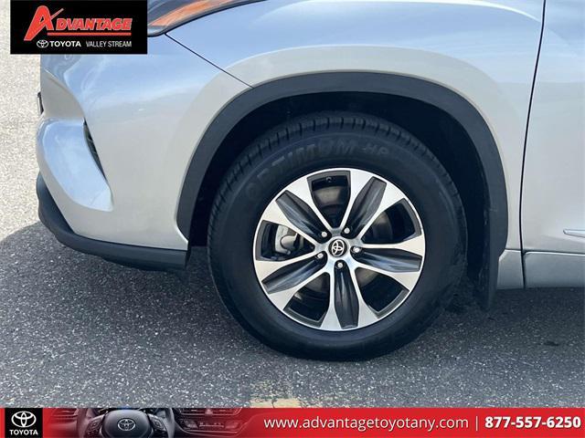 used 2021 Toyota Highlander car, priced at $33,299