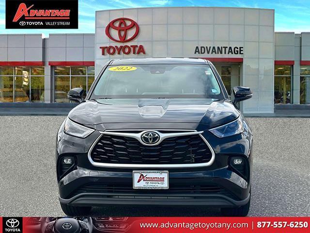 used 2022 Toyota Highlander car, priced at $32,500