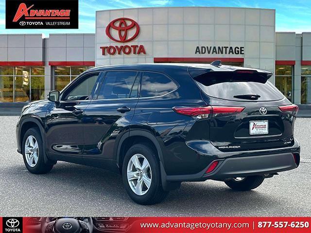 used 2022 Toyota Highlander car, priced at $32,500