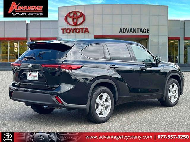 used 2022 Toyota Highlander car, priced at $32,500