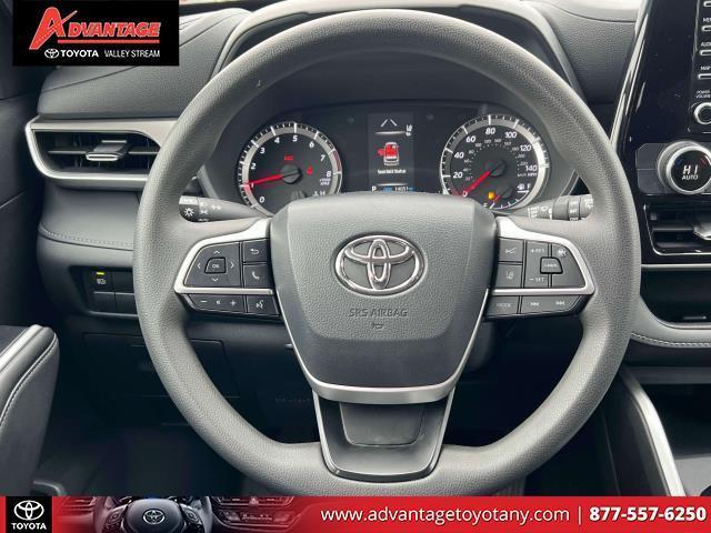 used 2022 Toyota Highlander car, priced at $28,794