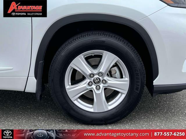 used 2022 Toyota Highlander car, priced at $28,794
