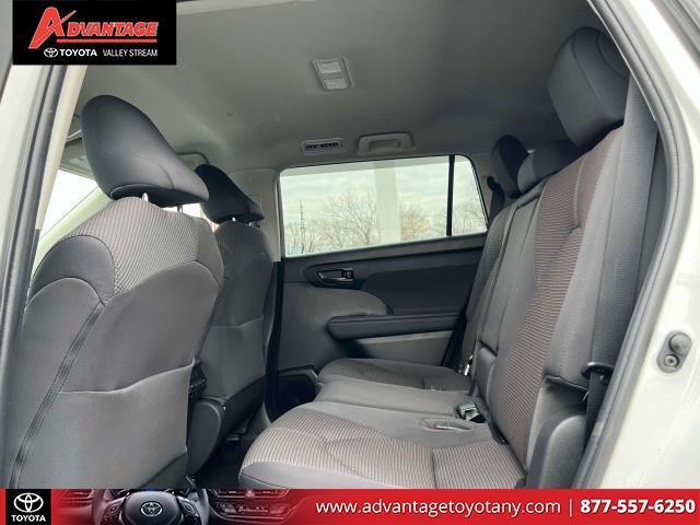 used 2022 Toyota Highlander car, priced at $28,794
