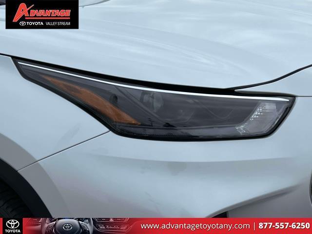used 2022 Toyota Highlander car, priced at $28,794