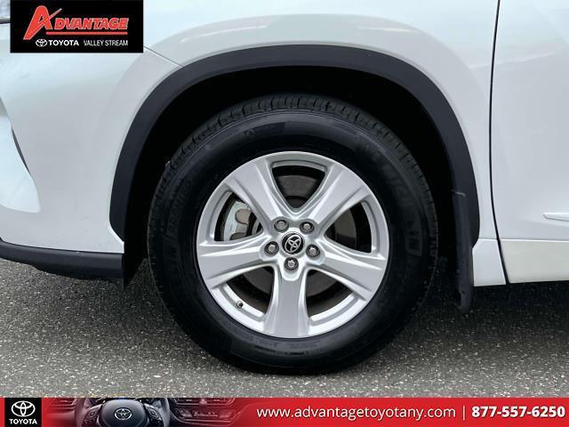 used 2022 Toyota Highlander car, priced at $28,794