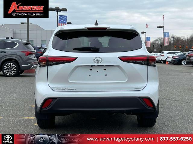 used 2022 Toyota Highlander car, priced at $28,794