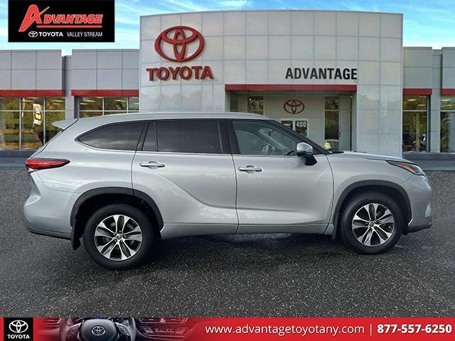 used 2021 Toyota Highlander car, priced at $31,888