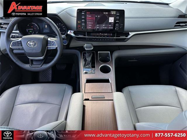 used 2023 Toyota Sienna car, priced at $38,899