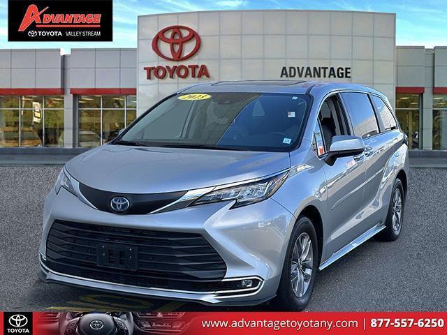 used 2023 Toyota Sienna car, priced at $38,899
