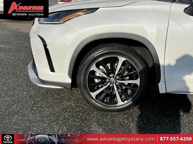 used 2022 Toyota Highlander car, priced at $36,399