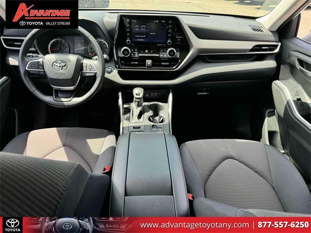used 2022 Toyota Highlander car, priced at $31,989