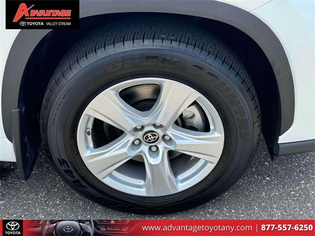 used 2022 Toyota Highlander car, priced at $31,989