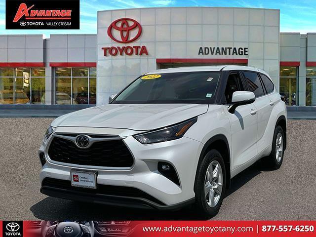 used 2022 Toyota Highlander car, priced at $31,989