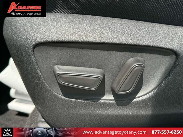used 2022 Toyota Highlander car, priced at $31,989