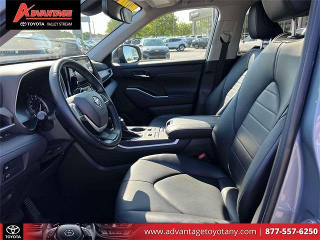 used 2022 Toyota Highlander car, priced at $36,799