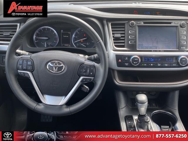 used 2019 Toyota Highlander car, priced at $26,887