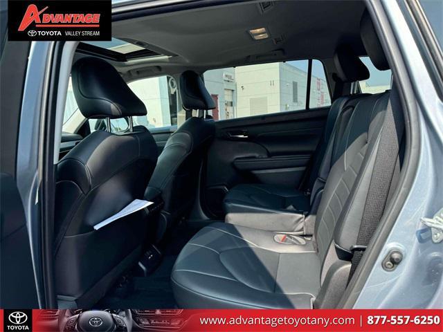 used 2021 Toyota Highlander car, priced at $34,146
