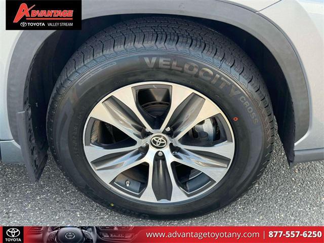 used 2021 Toyota Highlander car, priced at $34,146