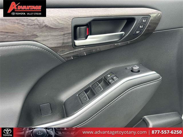 used 2024 Toyota Highlander car, priced at $48,884