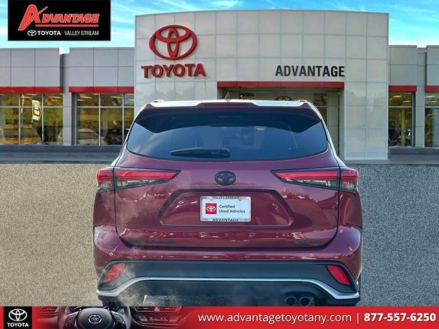 used 2022 Toyota Highlander car, priced at $36,999