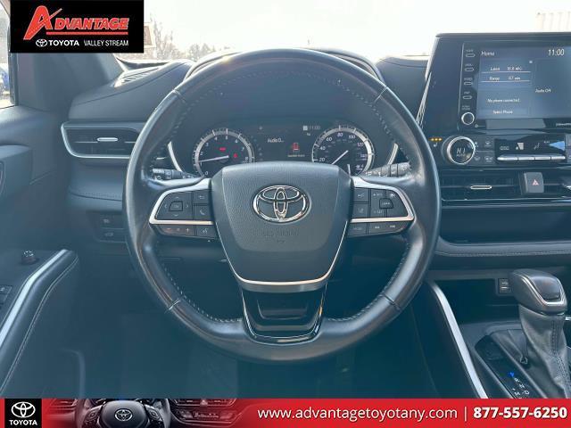 used 2022 Toyota Highlander car, priced at $36,999