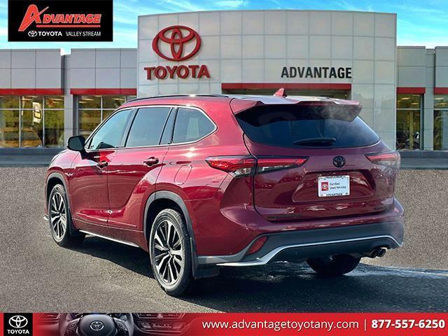 used 2022 Toyota Highlander car, priced at $36,999