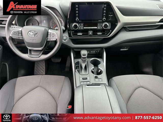 used 2022 Toyota Highlander car, priced at $31,490