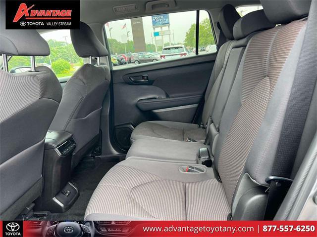 used 2022 Toyota Highlander car, priced at $31,490