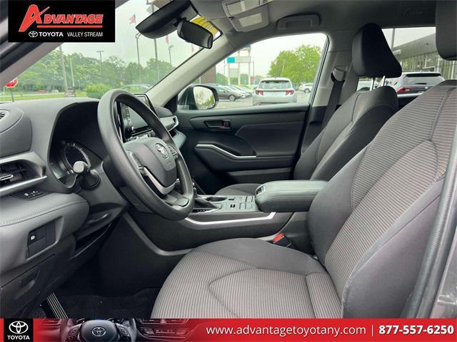 used 2022 Toyota Highlander car, priced at $31,490