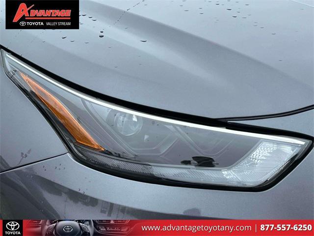 used 2022 Toyota Highlander car, priced at $31,490