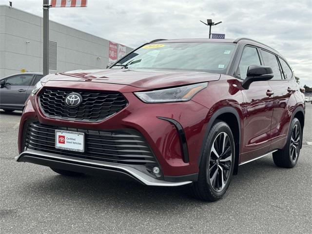 used 2022 Toyota Highlander car, priced at $36,604