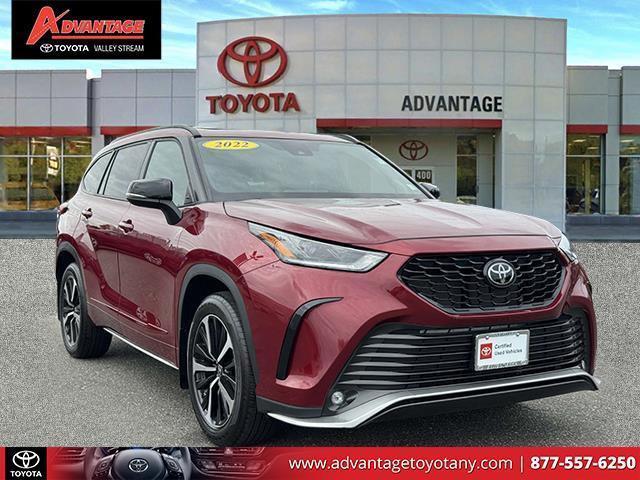 used 2022 Toyota Highlander car, priced at $38,619
