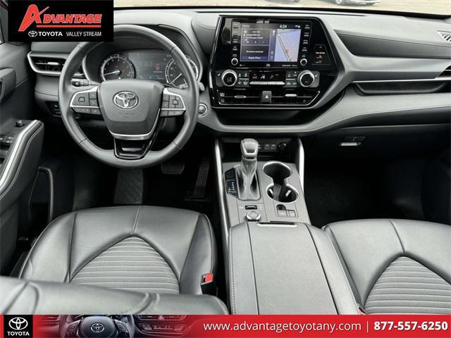 used 2022 Toyota Highlander car, priced at $38,619