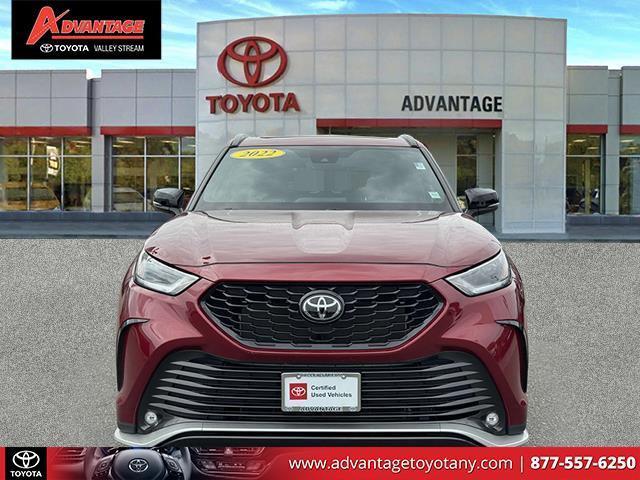 used 2022 Toyota Highlander car, priced at $38,619