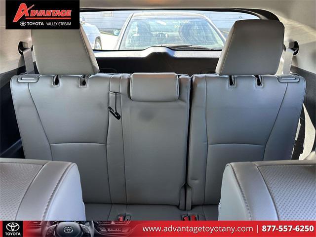 used 2023 Toyota Highlander Hybrid car, priced at $45,997