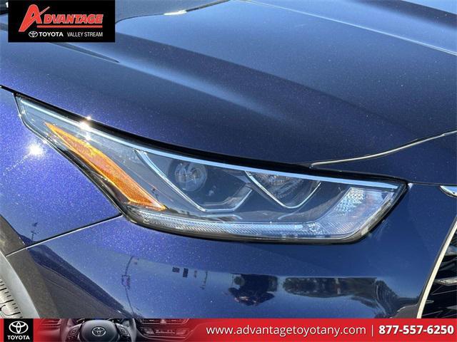 used 2023 Toyota Highlander Hybrid car, priced at $45,997