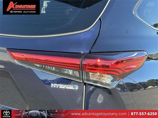 used 2023 Toyota Highlander Hybrid car, priced at $45,997