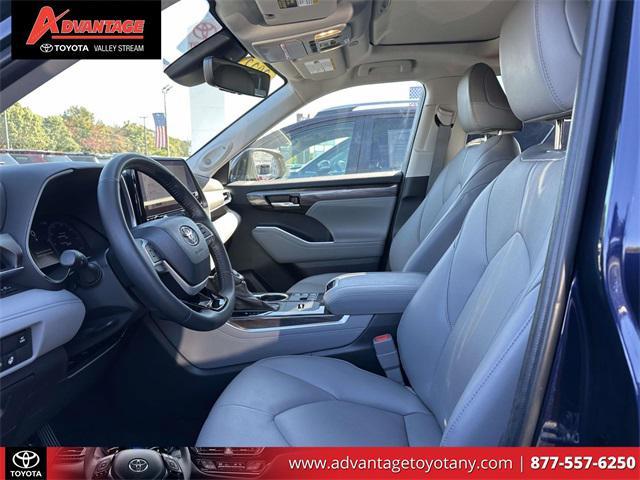 used 2023 Toyota Highlander Hybrid car, priced at $45,997