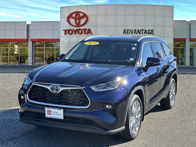used 2023 Toyota Highlander Hybrid car, priced at $45,997