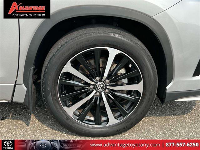 used 2022 Toyota Highlander car, priced at $37,999