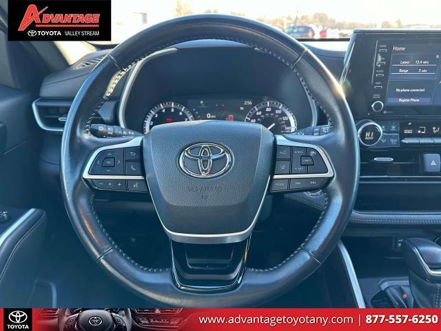 used 2022 Toyota Highlander car, priced at $33,888